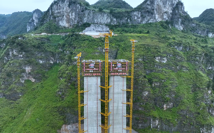 ?塔立山河！徐工塔機挑戰(zhàn)“世界之最”