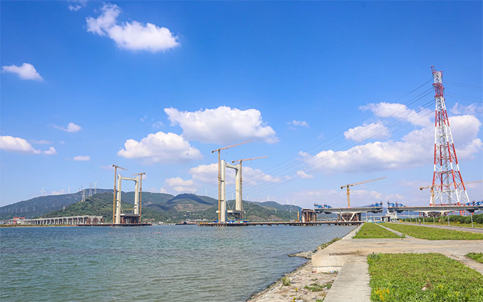 “牽手”群島！徐工塔機助力世界級跨海連島工程刷新“進度條”